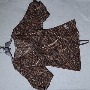 APT. 9 Brown and Tan Patterned Chiffon Short Sleeve V-Neck Blouse - Size Large